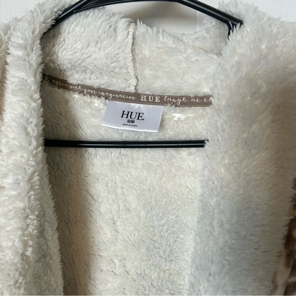 HUE Cream and Brown robe Cozy Fleece cover up - Picture 5 of 16